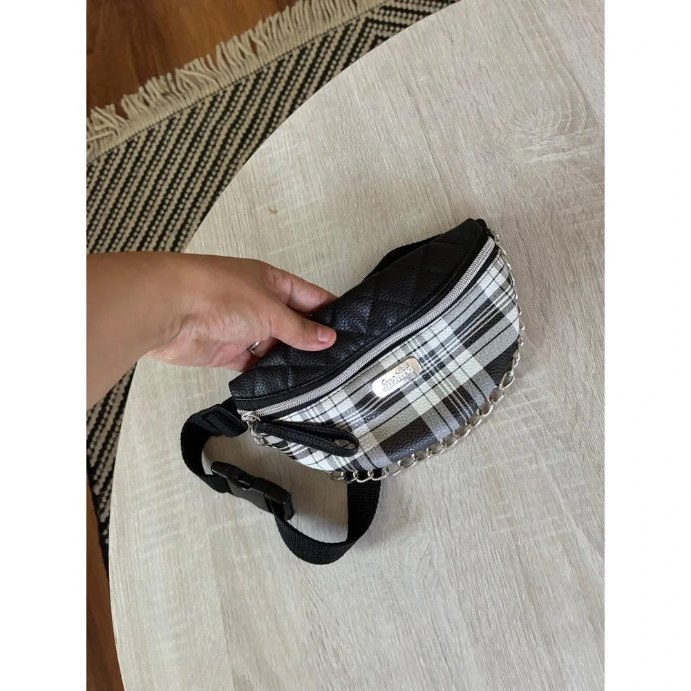 Justice belt bag